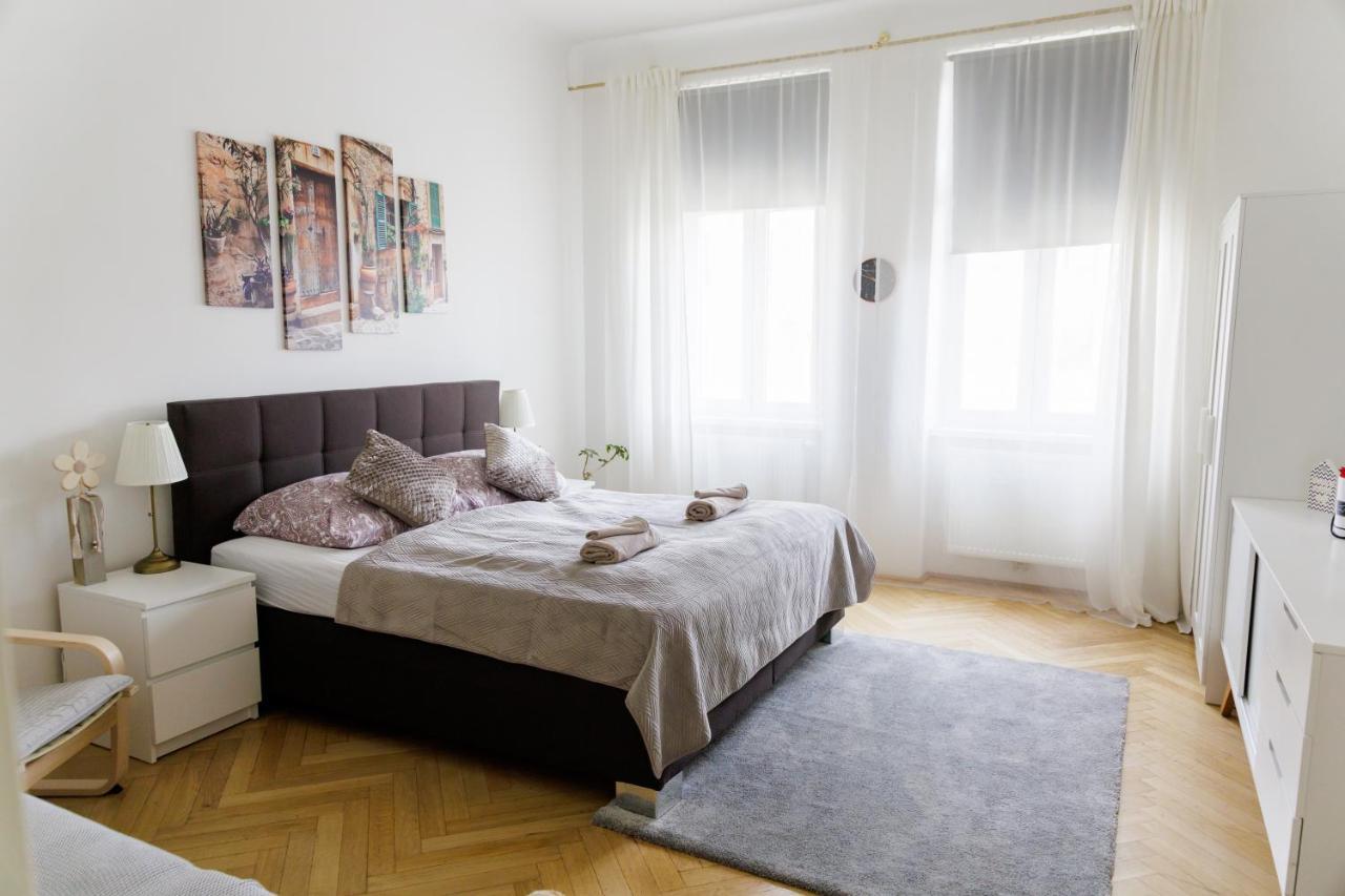 Moonlight Apartment With Porch Near Schoenbrunn And Westbahnhof Wenen Buitenkant foto