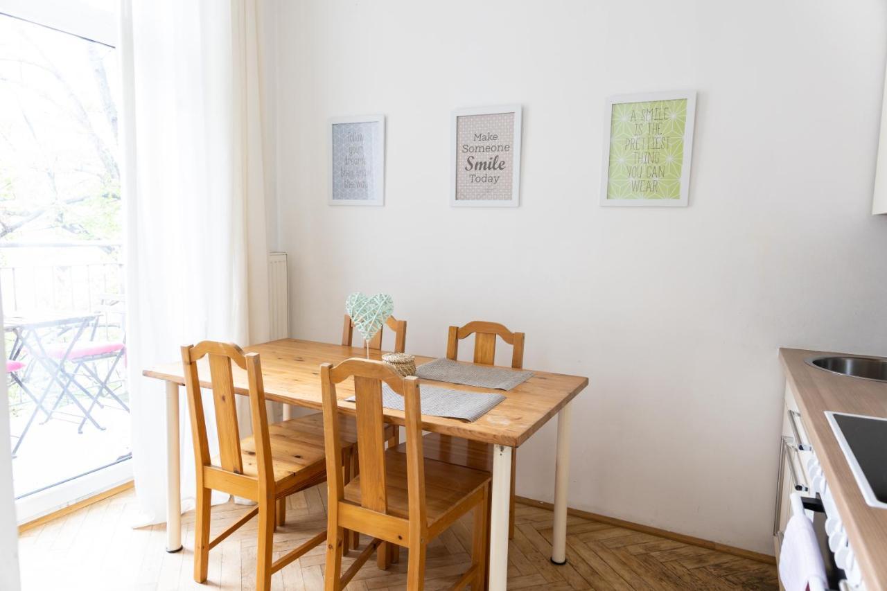 Moonlight Apartment With Porch Near Schoenbrunn And Westbahnhof Wenen Buitenkant foto